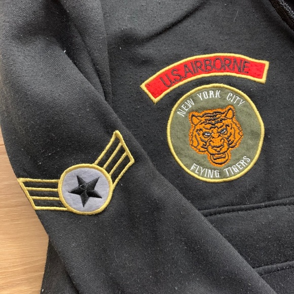 ◼️NY Flying Tiger Crest 1/4 Zip Hoodie (L) - Picture 2 of 5